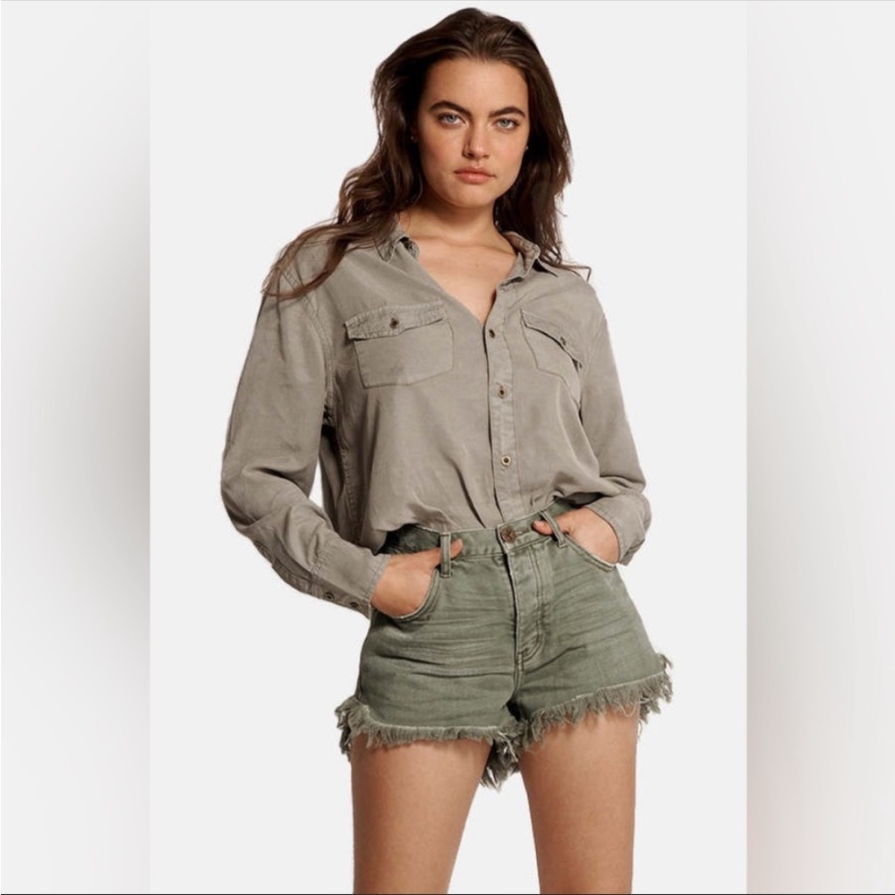One Teaspoon size 31 Distressed Button Fly Green High Waisted Shorts Le Wolves